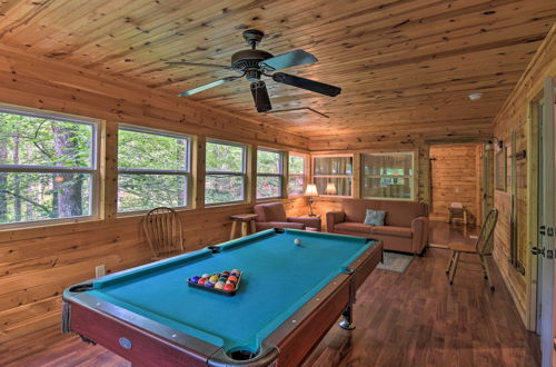 Foto 7 - The Wishing Well Cabin w/ Pool Table & Firepit