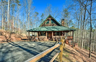 Photo 1 - Dahlonega Cabin w/ Hot Tub, 4 Mi to Downtown