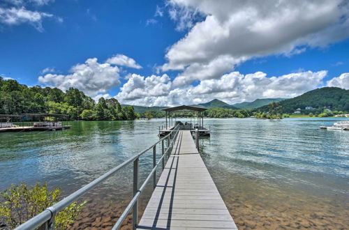 Foto 8 - Lakefront Hiawassee Home w/ Boat Dock & Hot Tub