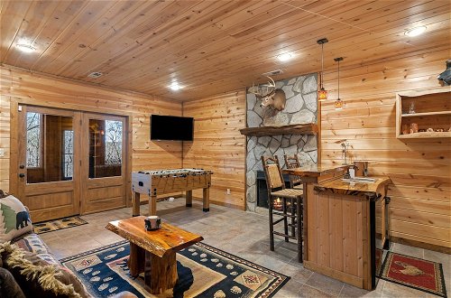 Foto 13 - Secluded Blue Ridge Mtn Retreat w/ Indoor Hot Tub