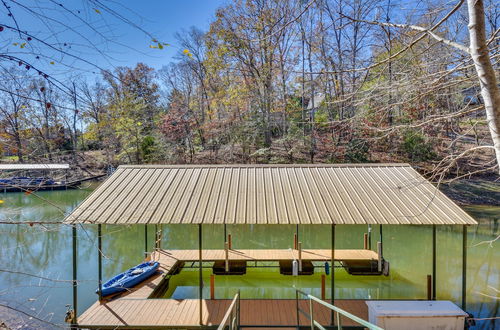 Photo 7 - Lovely Lake Hartwell Retreat With Dock & Grill