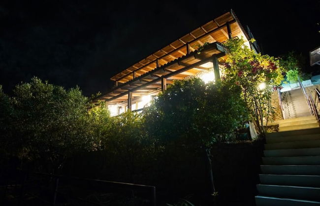 Seaside Duplex Stone Villa - Photo 25