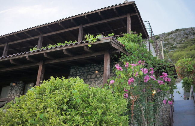 Seaside Duplex Stone Villa - Photo 26