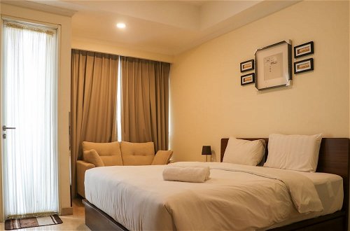 Photo 4 - Fancy And Nice Studio At Menteng Park Apartment