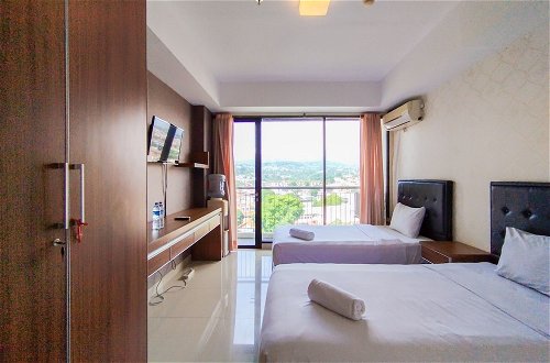 Photo 2 - Nice And Comfy Studio At Beverly Dago Apartment