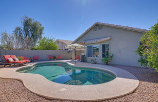 Foto 1 - Serene Glendale Home w/ Pool + Golf Course View