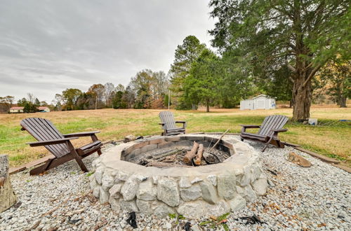 Foto 12 - Pet-friendly Gleason Home w/ Hot Tub & Fire Pit