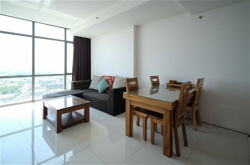 Foto 16 - Homey 1Br With Extra Room Apartment At Aryaduta Residence Surabaya