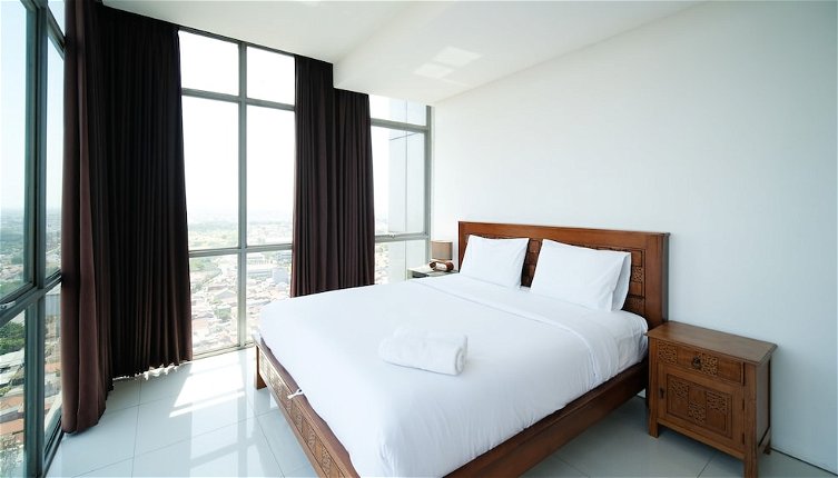 Foto 1 - Homey 1Br With Extra Room Apartment At Aryaduta Residence Surabaya