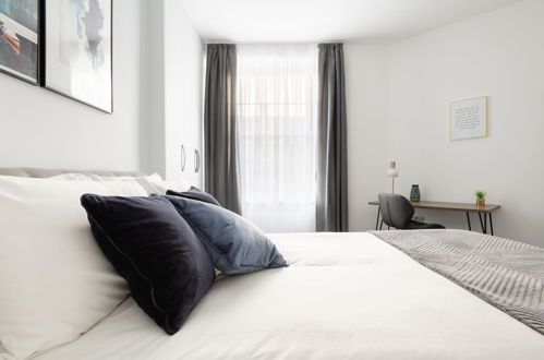 Photo 14 - Modern 4-Bedroom Apart near Aldgate East