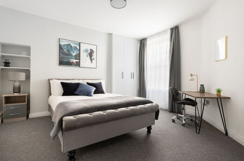 Photo 13 - Modern 4-Bedroom Apart near Aldgate East