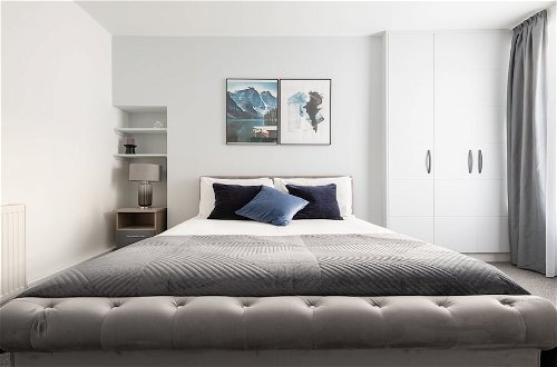 Photo 9 - Modern 4-Bedroom Apart near Aldgate East