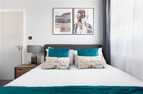 Photo 18 - Modern 4-Bedroom Apart near Aldgate East