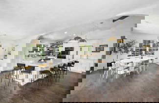 Foto 3 - Hummingbird Home by Avantstay Boat House + Dock
