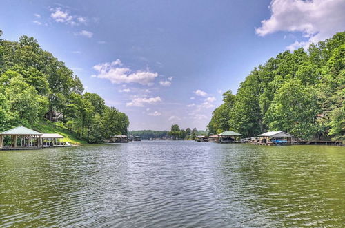 Photo 16 - Hummingbird Home by Avantstay Boat House + Dock