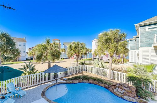 Photo 18 - Gorgeous Galveston Bay Home w/ Private Pool
