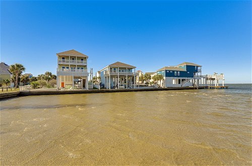 Photo 11 - Gorgeous Galveston Bay Home w/ Private Pool