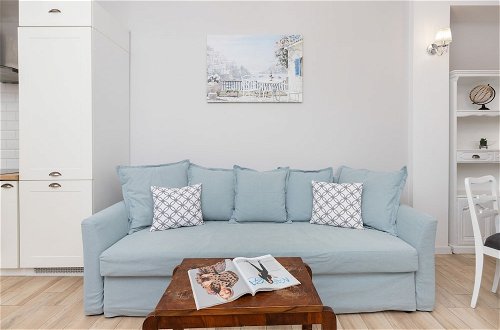 Photo 15 - Sky Blue Apartment Waszyngton by Renters