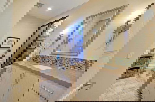 Foto 20 - Fresh & Modern 3 BDR Just Blocks From Beach!