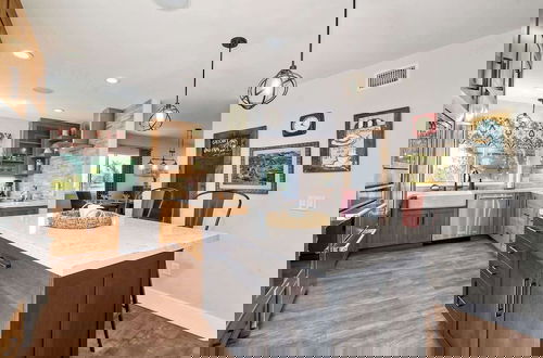 Foto 13 - Fresh & Modern 3 BDR Just Blocks From Beach!