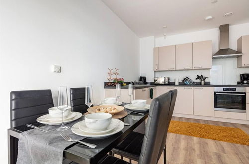 Photo 10 - Impeccable 2-bed Apartment in Wembley