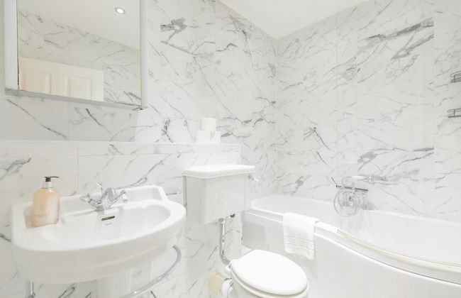 Newly Refurbished 2BD Flat - Wimbledon Village! - Foto 21