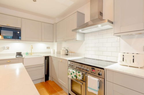 Photo 13 - Newly Refurbished 2BD Flat - Wimbledon Village