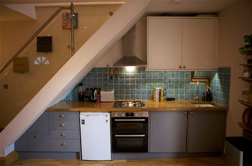 Photo 3 - Inviting & Secluded 1BD House w/ Patio - Peckham
