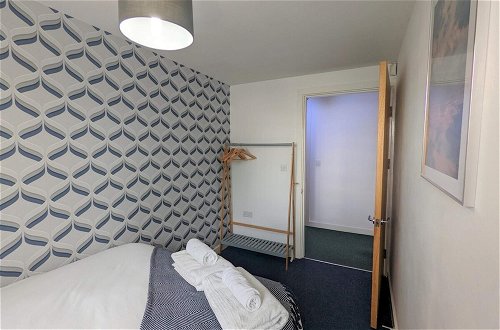 Photo 2 - Beautiful & Homely, 2BD Flat - Manchester
