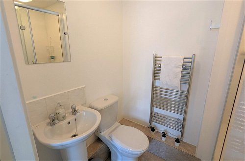 Foto 12 - Beautiful & Homely, 2BD Flat - Manchester