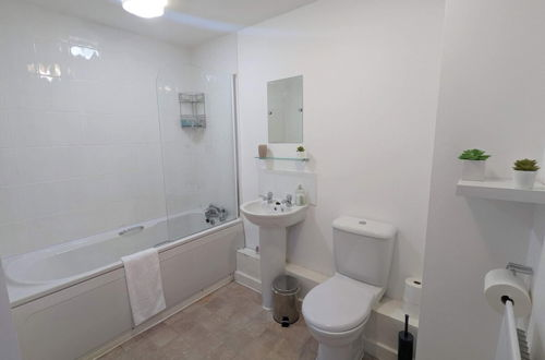 Foto 10 - Beautiful & Homely, 2BD Flat - Manchester