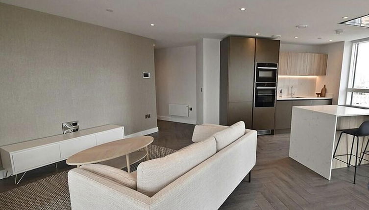 Photo 1 - Top Floor 3-bed Penthouse in Manchester