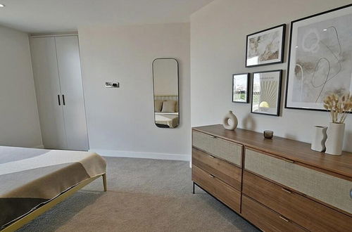 Photo 7 - Top Floor 3-bed Penthouse in Manchester