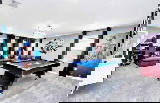 Foto 1 - Upstay - 20-guest Home w Hot Tub-pool-bbq-arcade