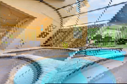 Foto 10 - Upstay - 20-guest Home w Hot Tub-pool-bbq-arcade