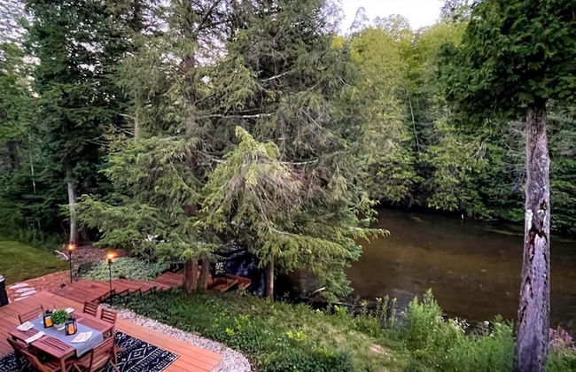 Firefly Lodge! Boardman River! Hot Tub! Woodstove! - Foto 51