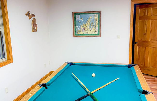 Firefly Lodge! Boardman River! Hot Tub! Woodstove! - Foto 12