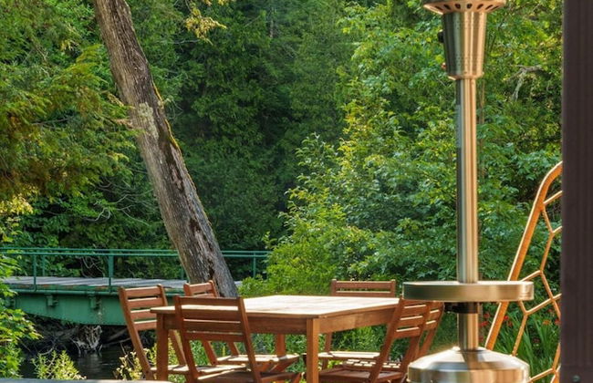 Firefly Lodge! Boardman River! Hot Tub! Woodstove! - Foto 37