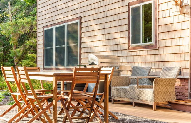 Firefly Lodge! Boardman River! Hot Tub! Woodstove! - Foto 27