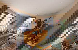 Foto 1 - Chic Urban Flat With Rooftop Access
