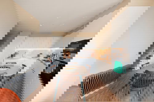 Photo 5 - Chic Urban Flat With Rooftop Access