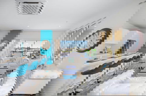 Photo 1 - Lux Palm Beach Escape Pool Gym Prime Location