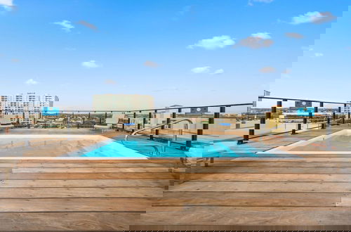 Photo 27 - Lux Palm Beach Escape Pool Gym Prime Location