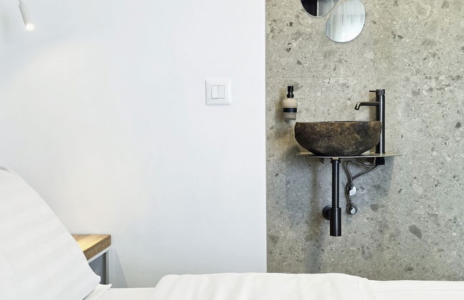 Hermes & Dione - Photo 24