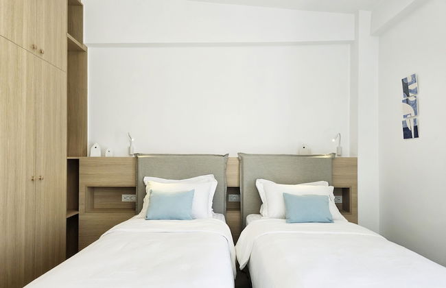 Hermes & Dione - Photo 30