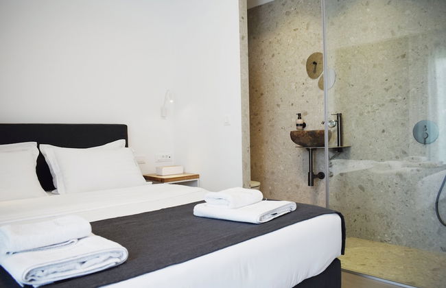 Hermes & Dione - Photo 22