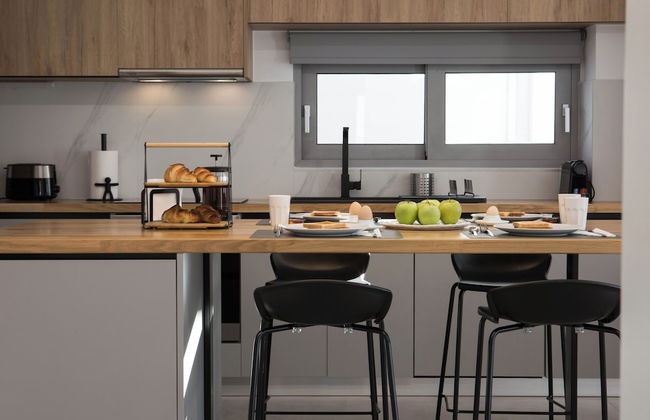 Hermes & Dione - Photo 35