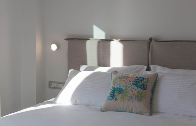 Hermes & Dione - Photo 12