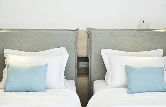 Hermes & Dione - Photo 29