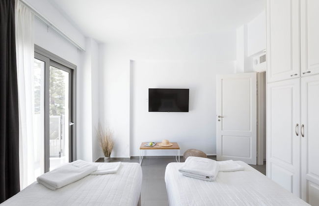 Hermes & Dione - Photo 4